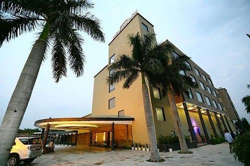 Kanha Funcity Campus, Narmadapuram Rd, near Mandideep, near Ratanpur Sadak, Indus Towne, Ratanpur Sadak